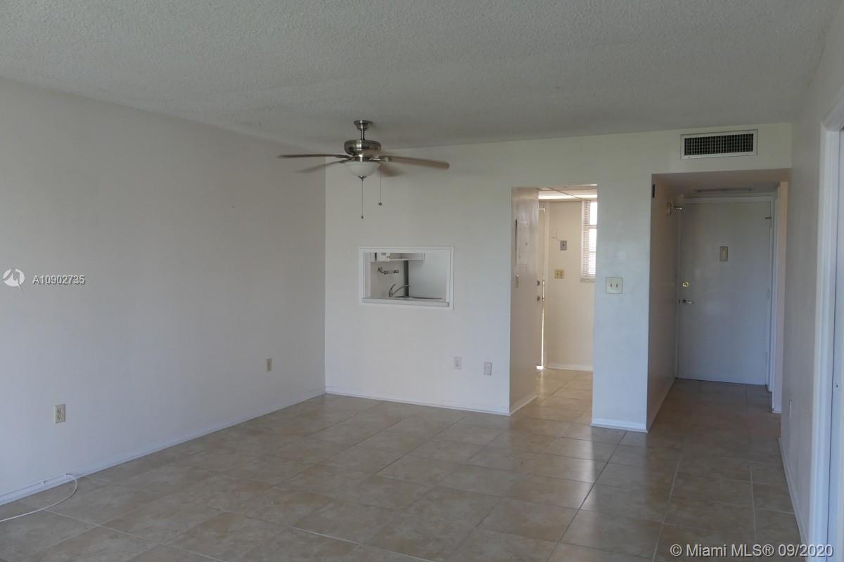 Aventura, FL 33160,2980 Point East Dr #D411