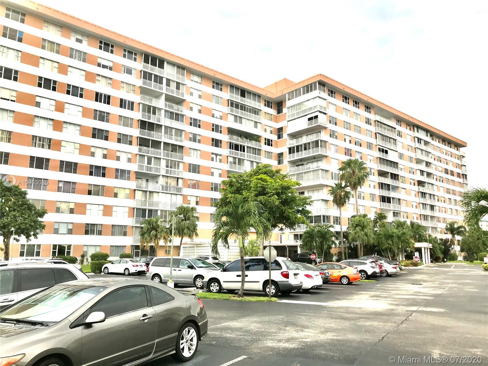 3800 Hillcrest Dr #414, Hollywood, FL 33021