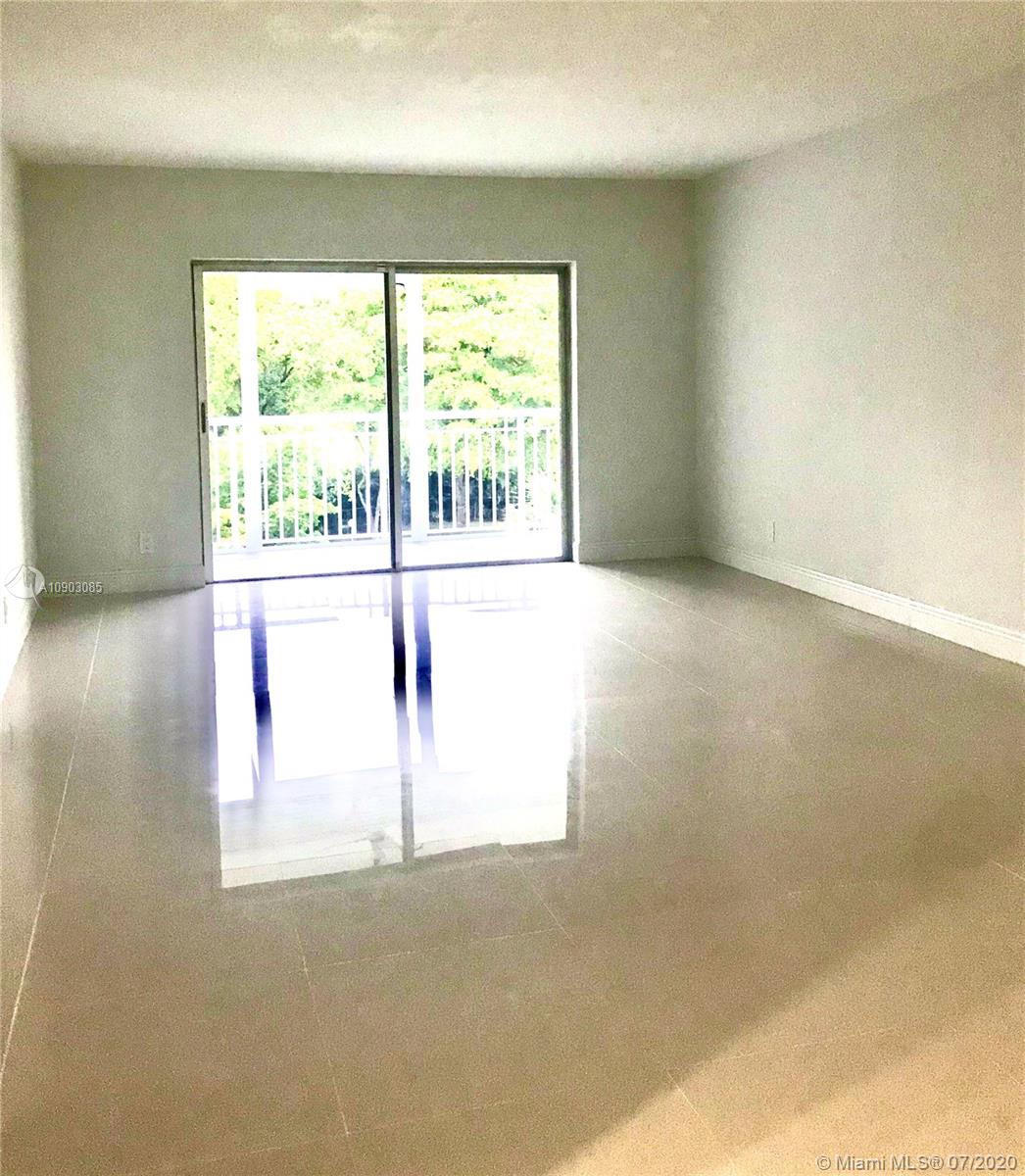 Hollywood, FL 33021,3800 Hillcrest Dr #414