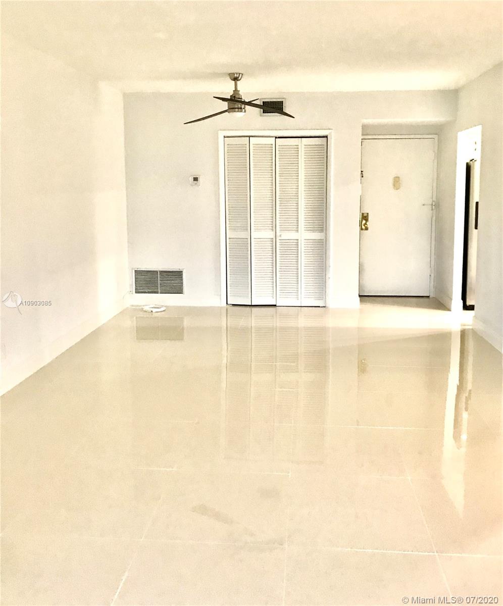 Hollywood, FL 33021,3800 Hillcrest Dr #414