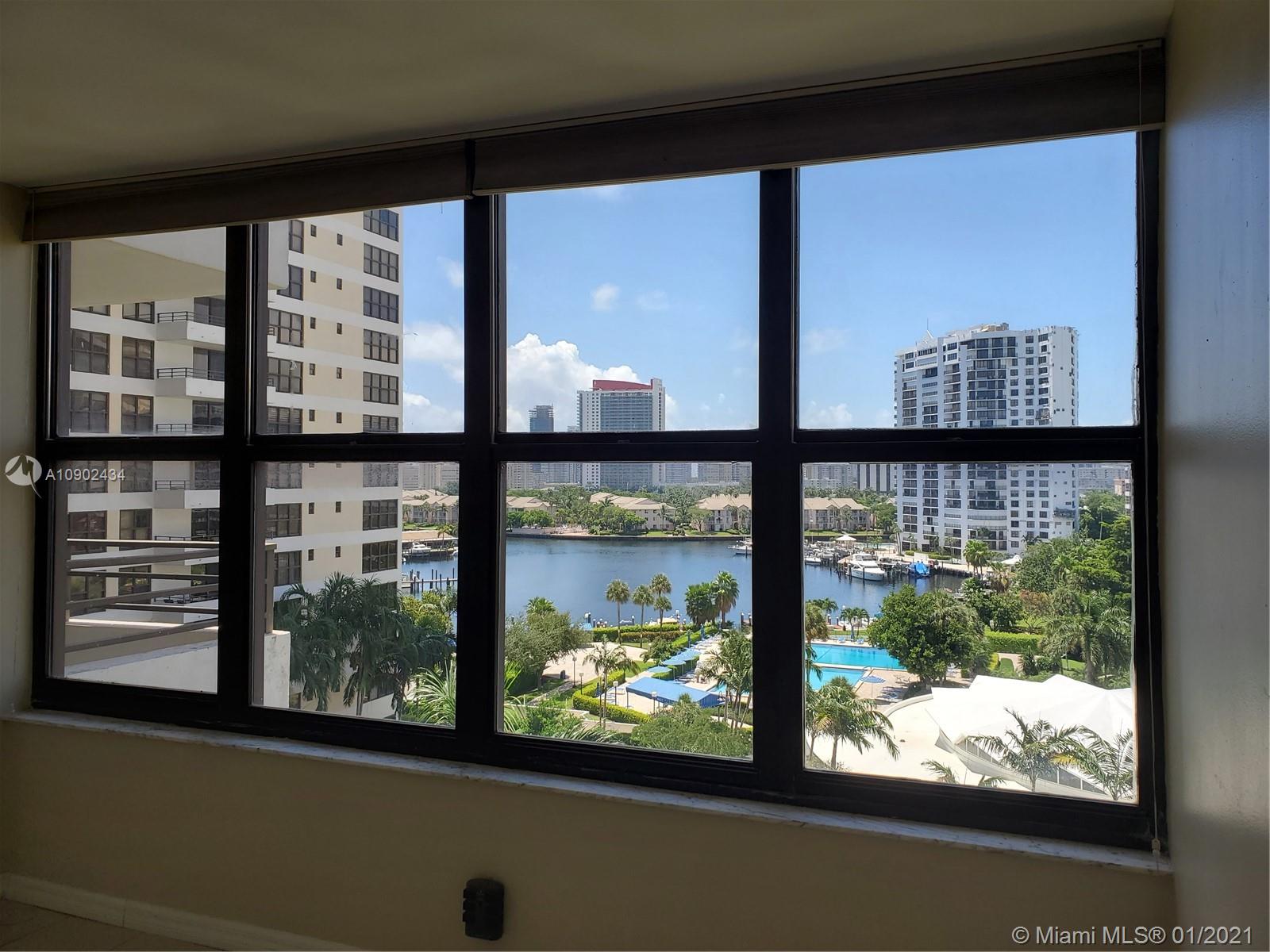 Hallandale Beach, FL 33009,2500 Parkview Dr #914