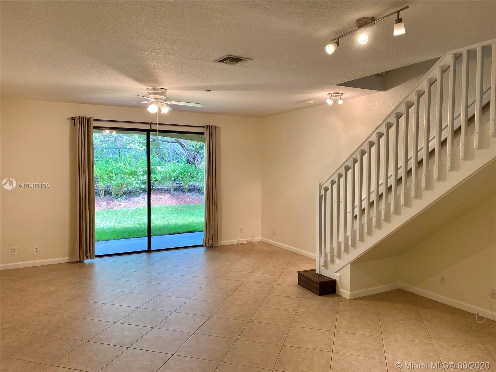 Weston, FL 33332,4304 Vineyard Cir #4304