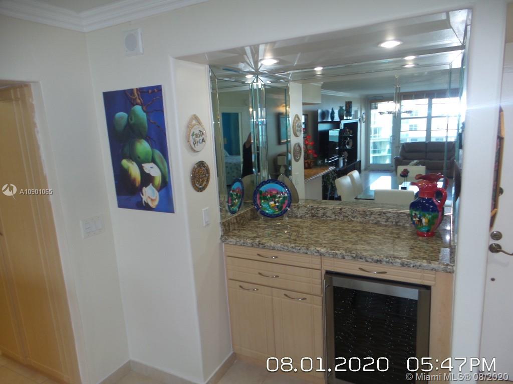 Hollywood, FL 33019,3725 S Ocean Dr #1416