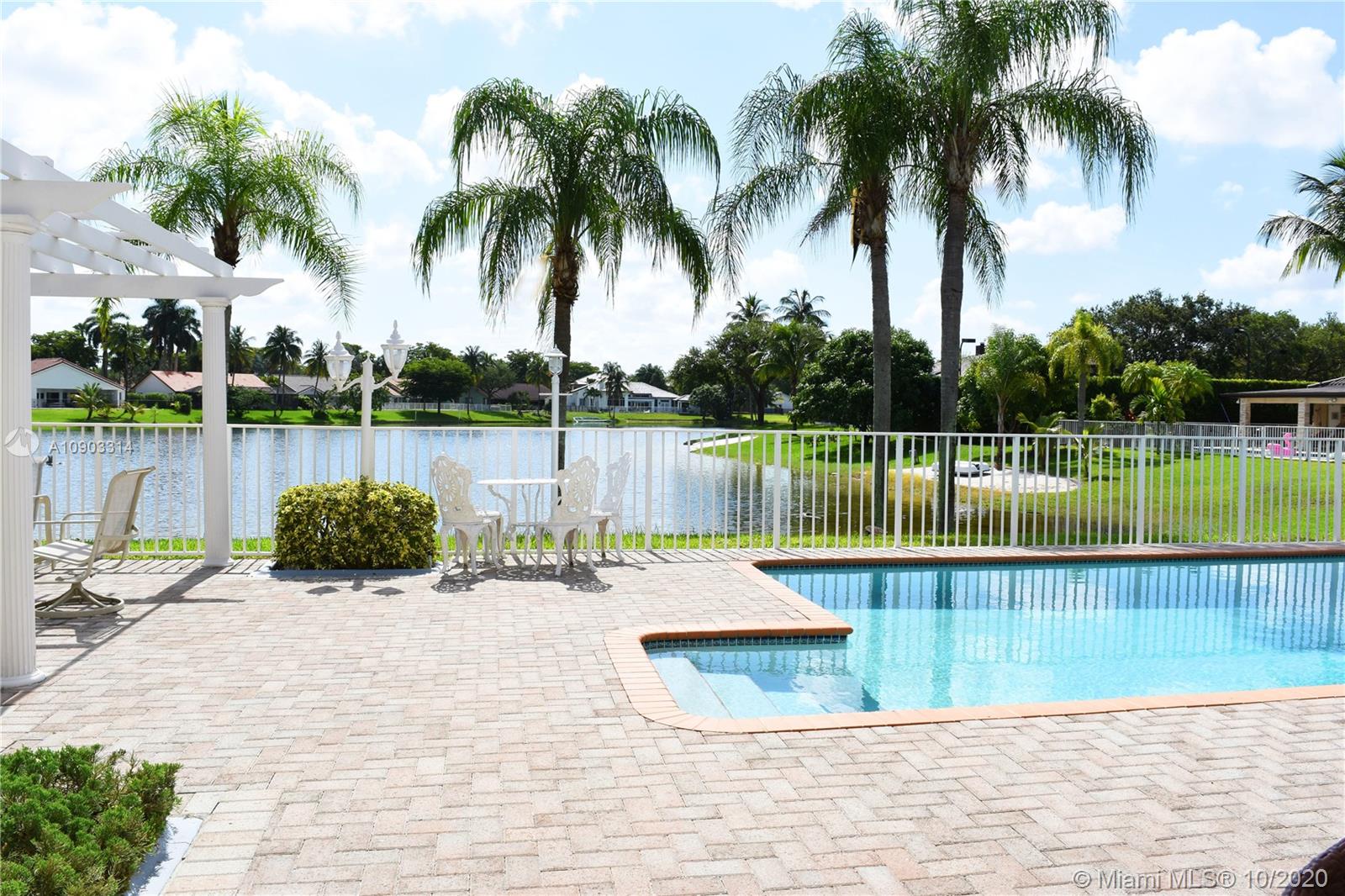 Miami Lakes, FL 33016,14539 Glencairn Rd