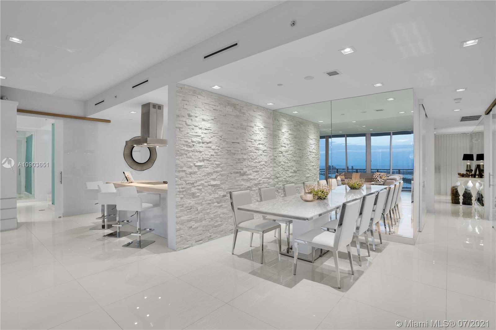 Photo 2 of Marquis Miami Apt 5604/5603 in Miami - MLS A10903651