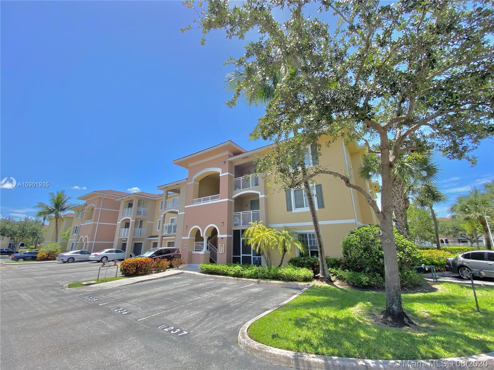 West Palm Beach, FL 33411,6482 Emerald Dunes Dr #105