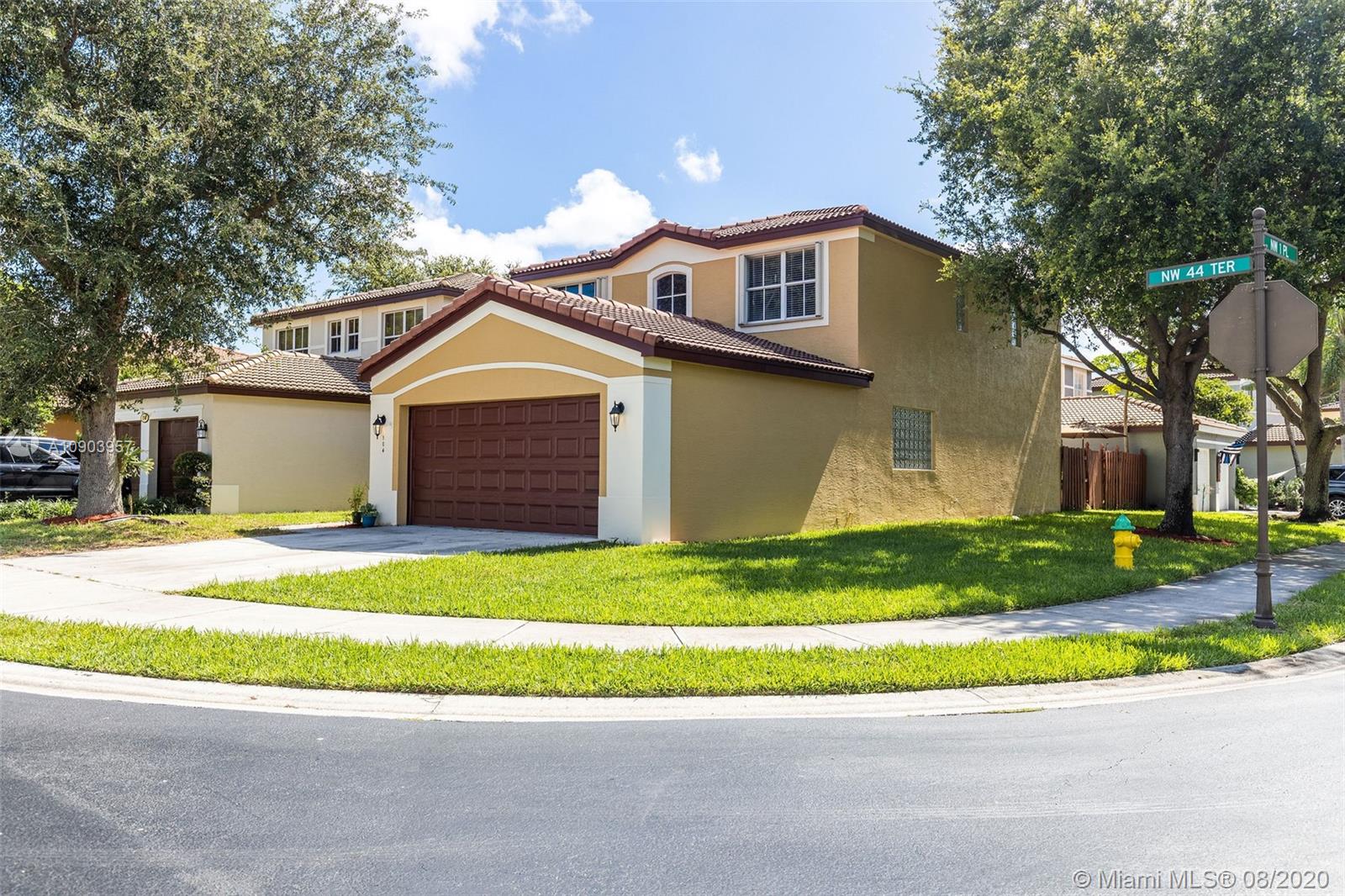 104 NW 44th Ter, Deerfield Beach, FL 33442