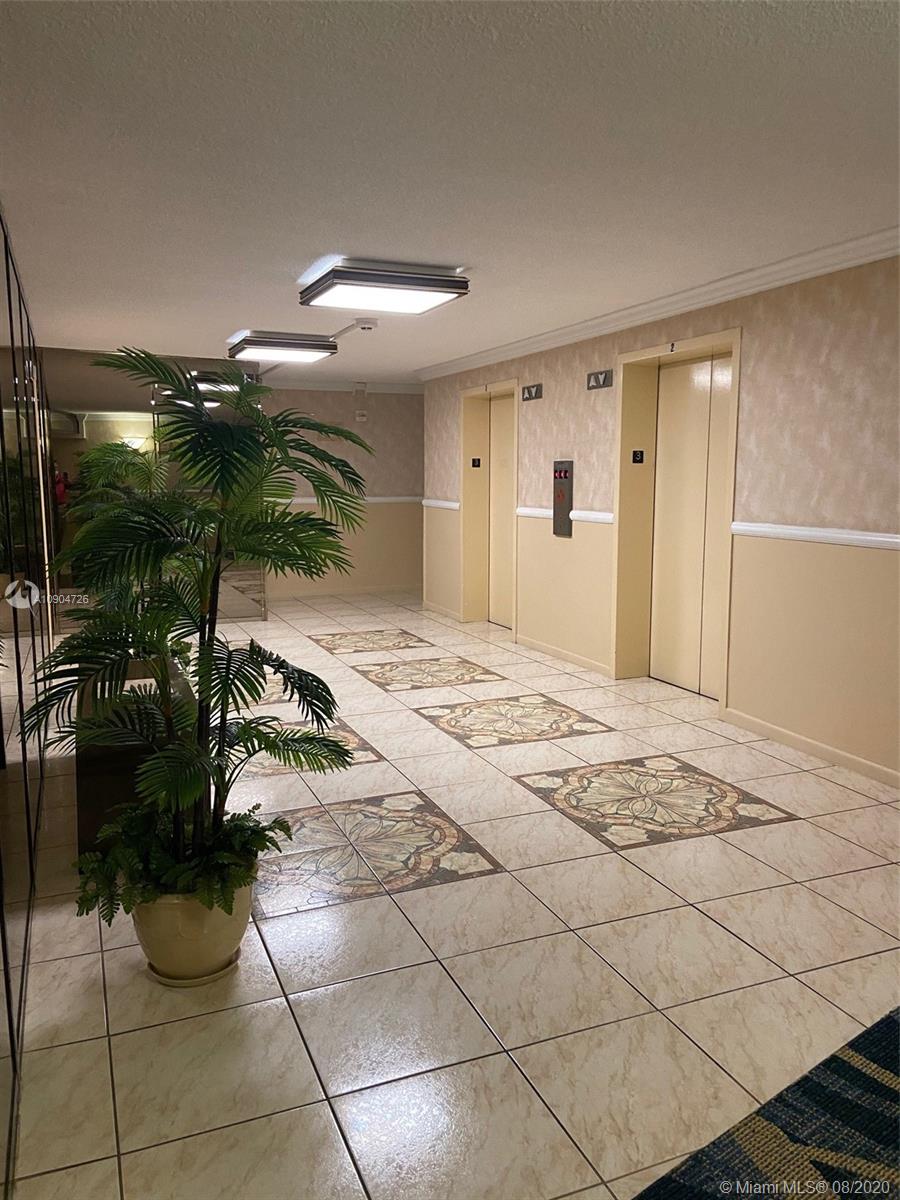 Hollywood, FL 33019,3800 S Ocean Dr #315