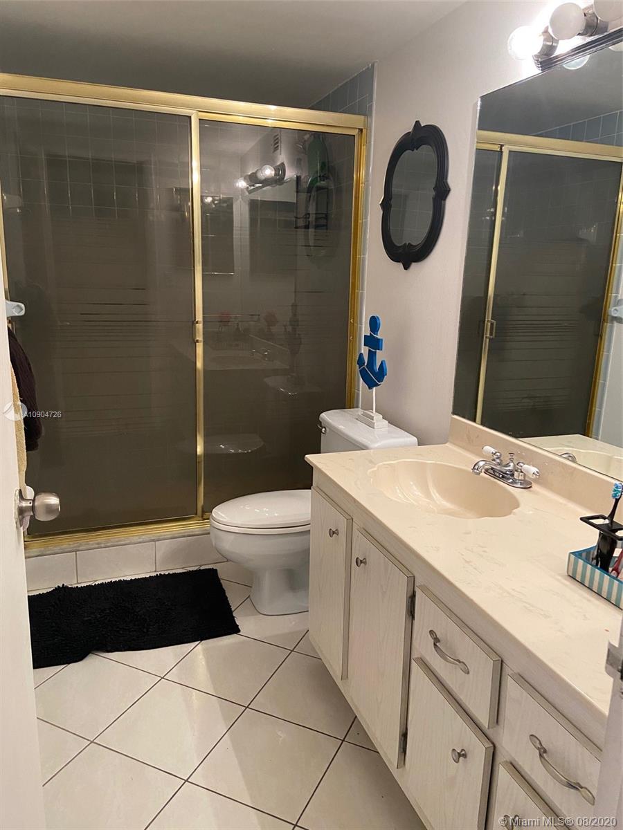 Hollywood, FL 33019,3800 S Ocean Dr #315