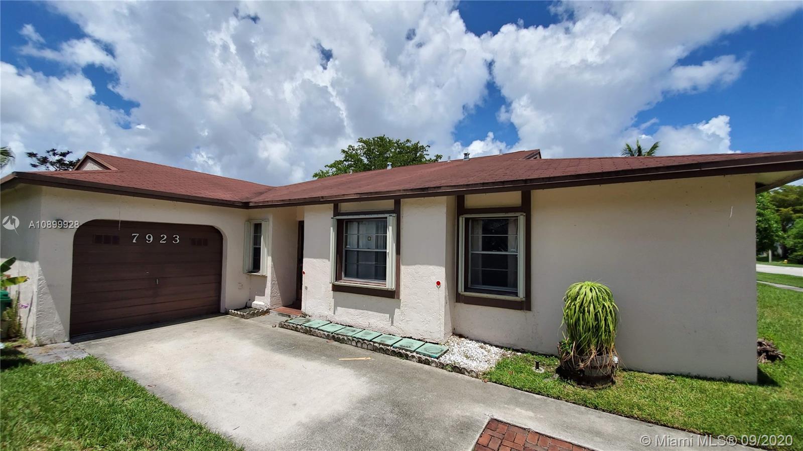 7923 NW 60th St, Tamarac, FL 33321