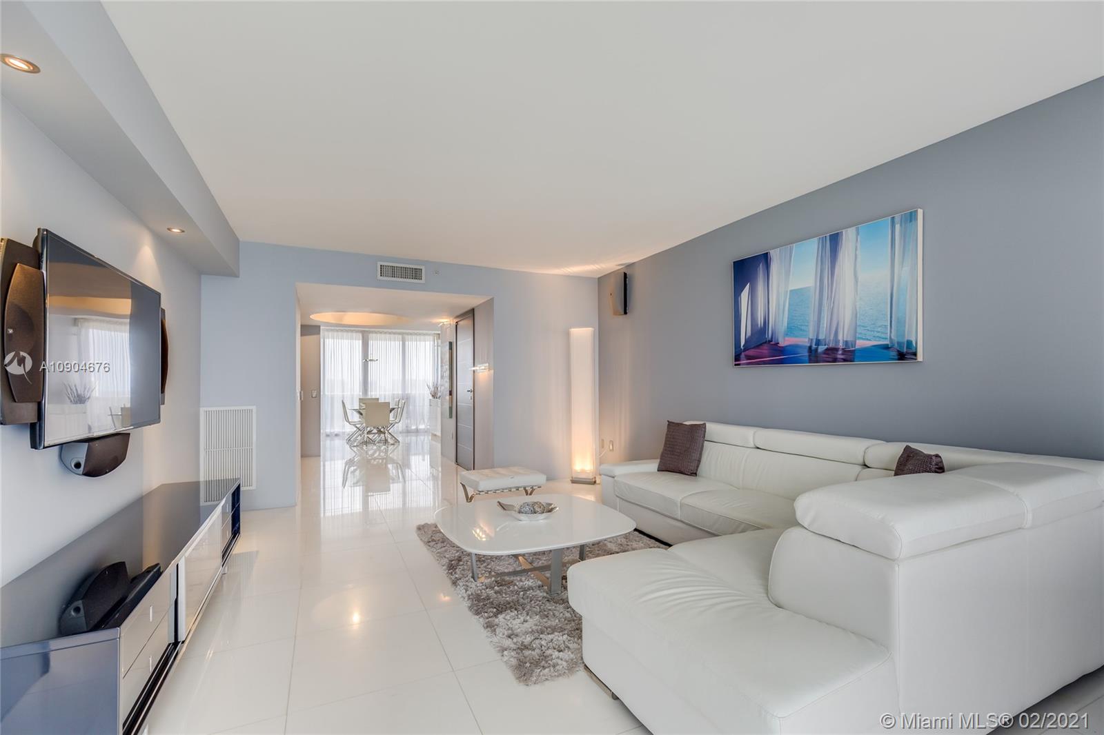 Sunny Isles Beach, FL 33160,17555 Collins Ave #2702