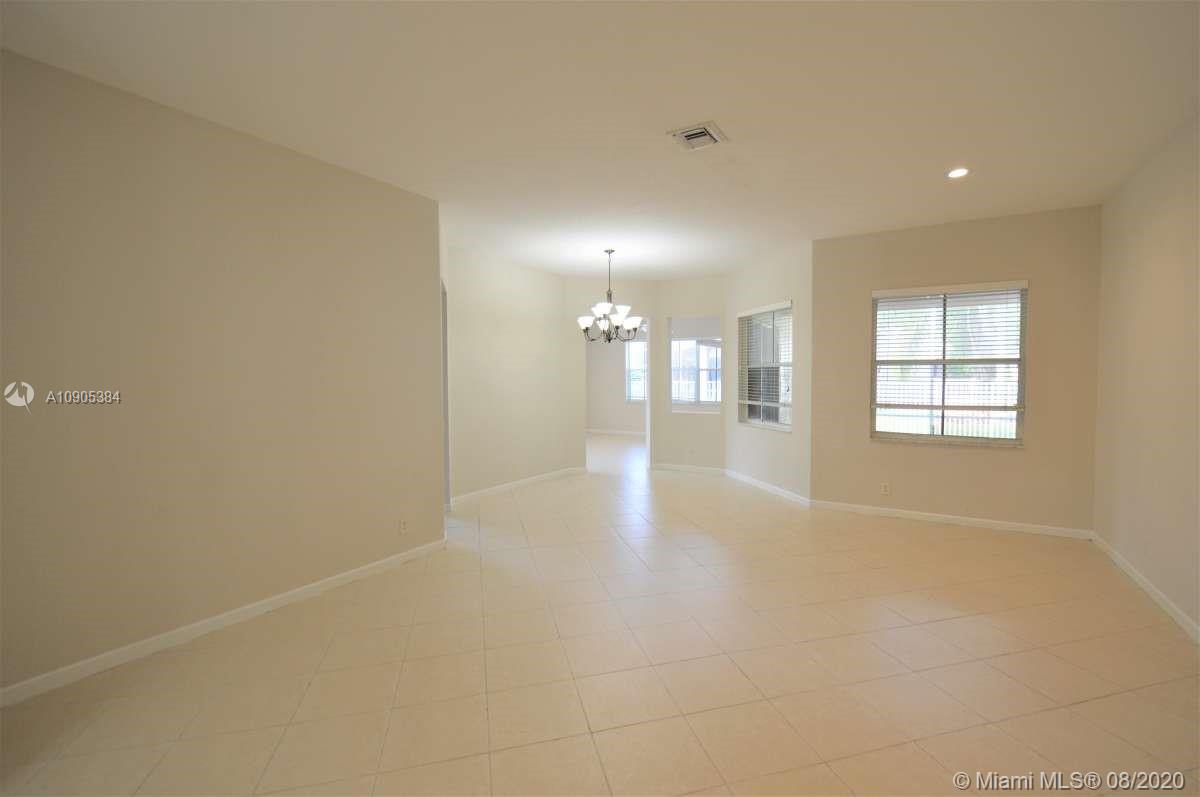 Weston, FL 33327,879 Hawthorn Te