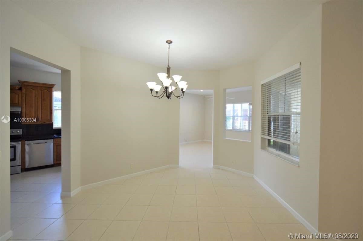 Weston, FL 33327,879 Hawthorn Te