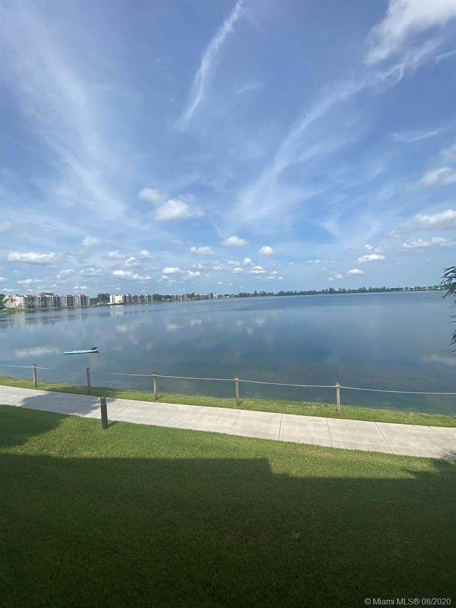 Oakland Park, FL 33309,111 Lake Emerald Dr #208