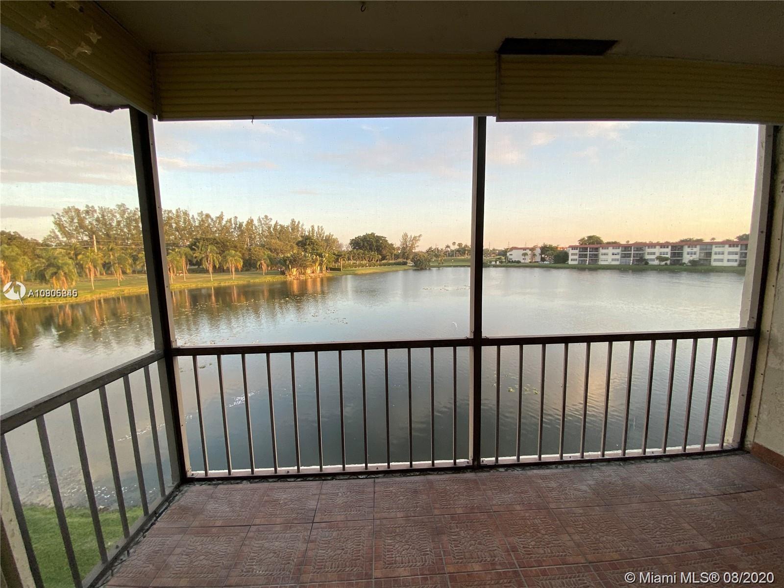 Pembroke Pines, FL 33025,9400 N Hollybrook Lake Dr #304