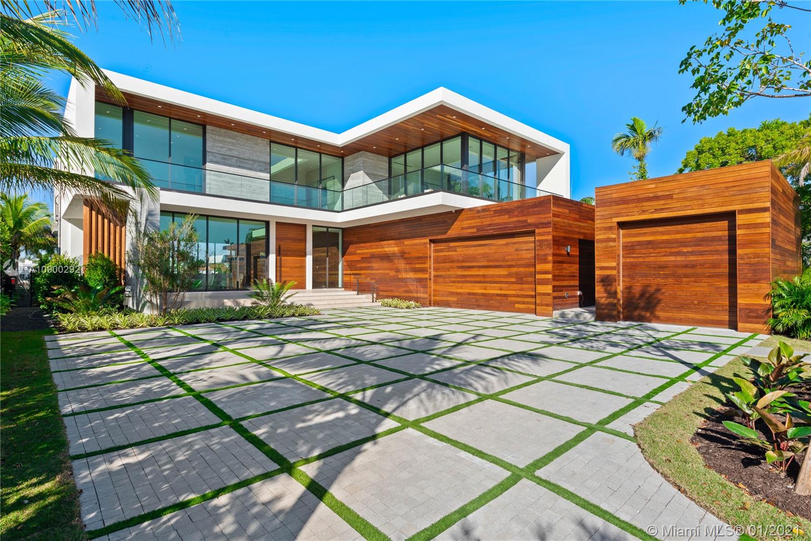 Photo 1 of 108 Rivo Alto Dr in Miami Beach - MLS A10900292