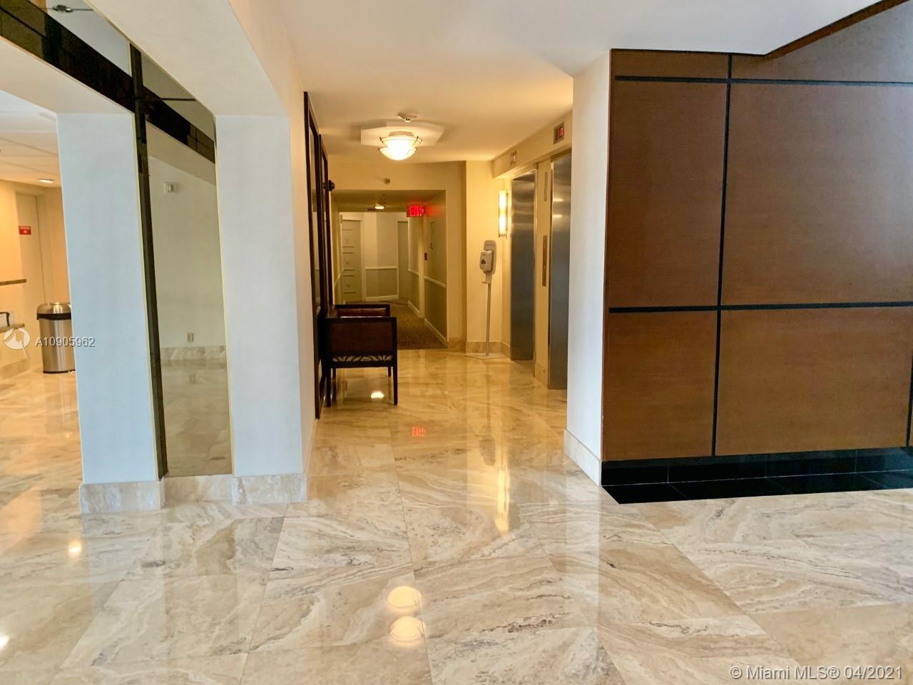 Hallandale Beach, FL 33009,300 Three Islands Blvd #618