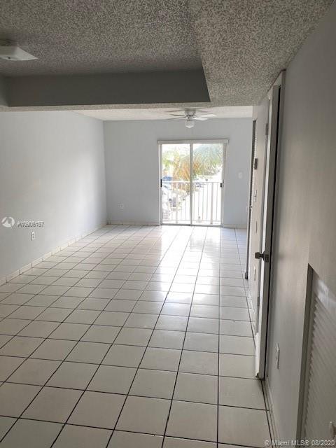 2925 W 80th St #212, Hialeah, FL 33018