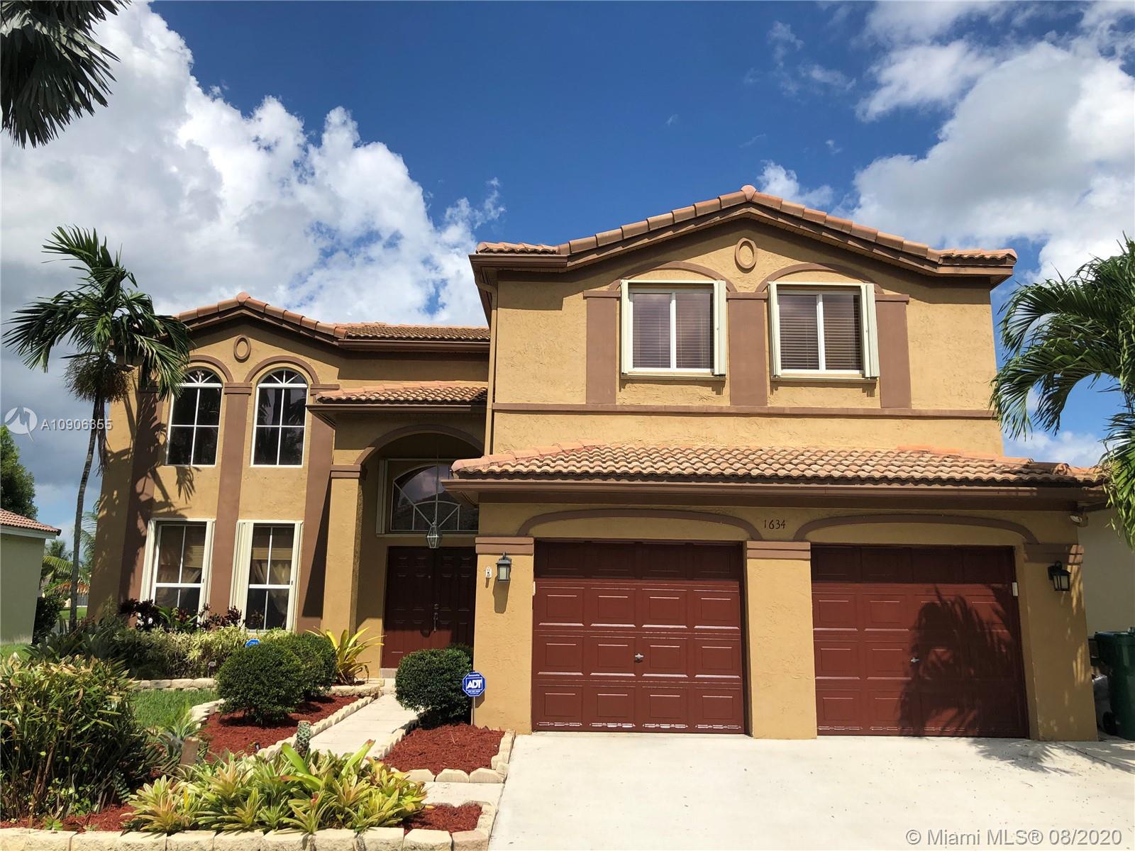 1634 E Harmony Lake Circle, Davie, FL 33324