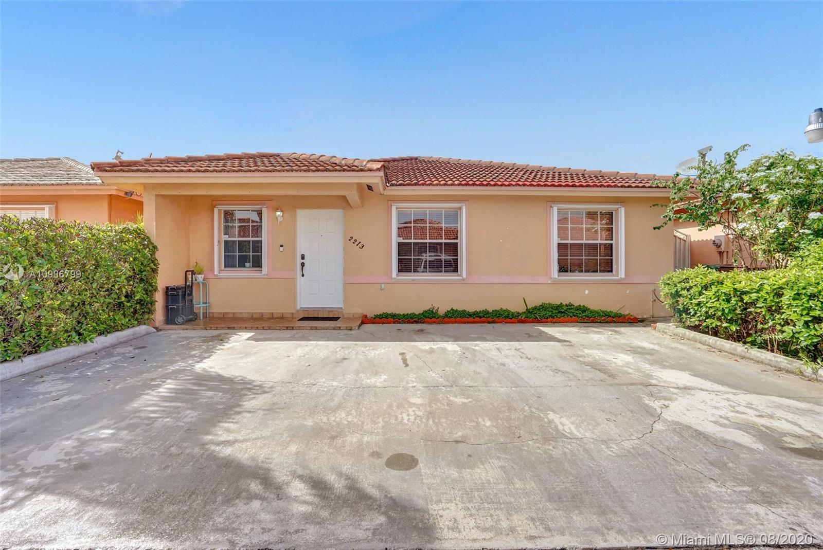 2213 W 74 Pl #28C, Hialeah, FL 33016