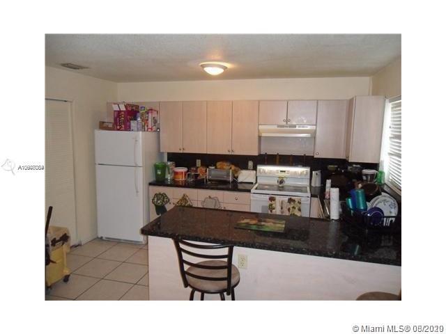 Hallandale Beach, FL 33009,925 SW 8th St