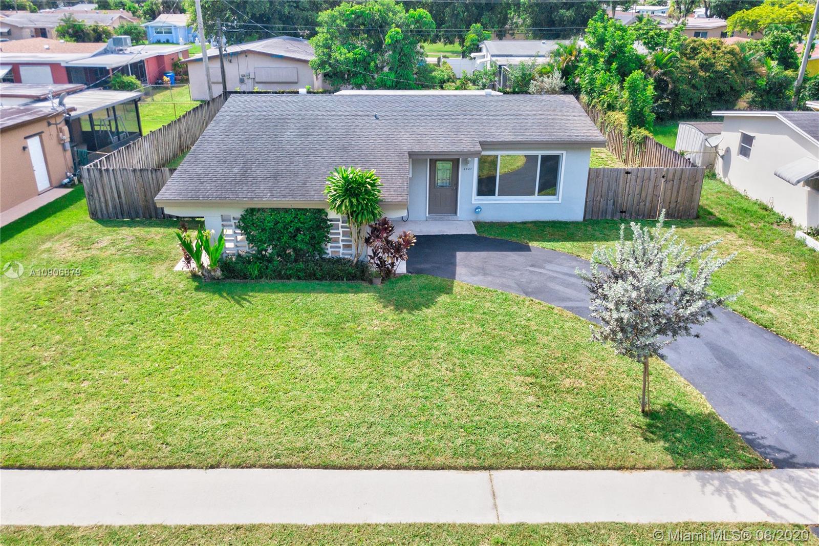 6427 SW 7th St, Pembroke Pines, FL 33023