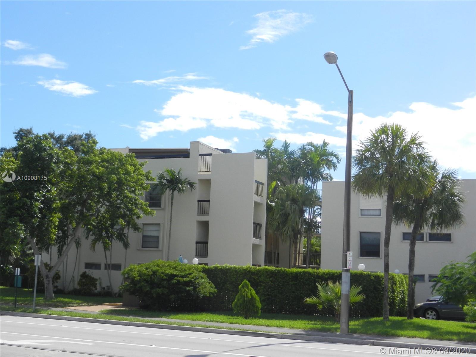 709 Curtiss Pkwy #30, Miami Springs, FL 33166