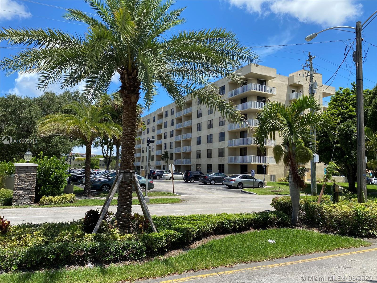 901 Hillcrest Dr #307, Hollywood, FL 33021