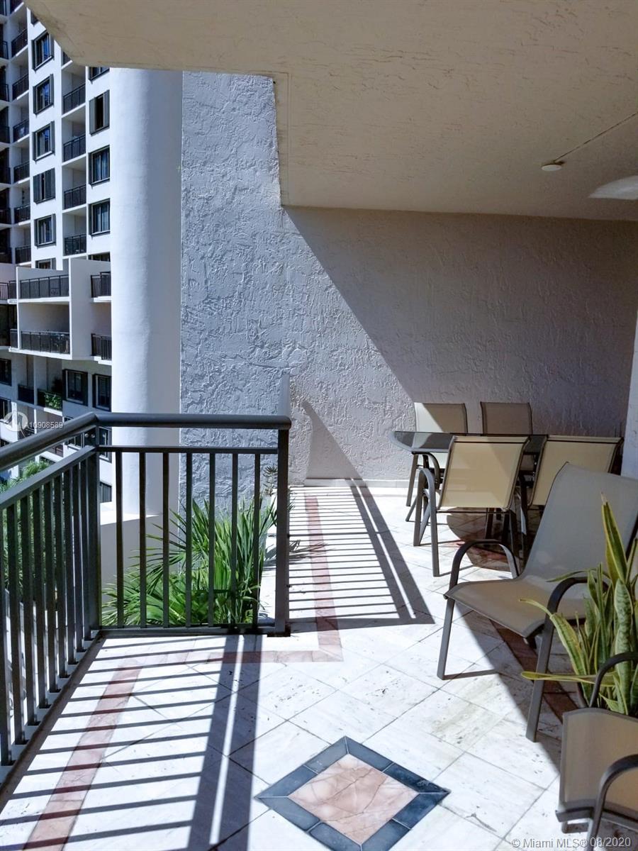 Miami, FL 33131,540 Brickell Key Dr #621