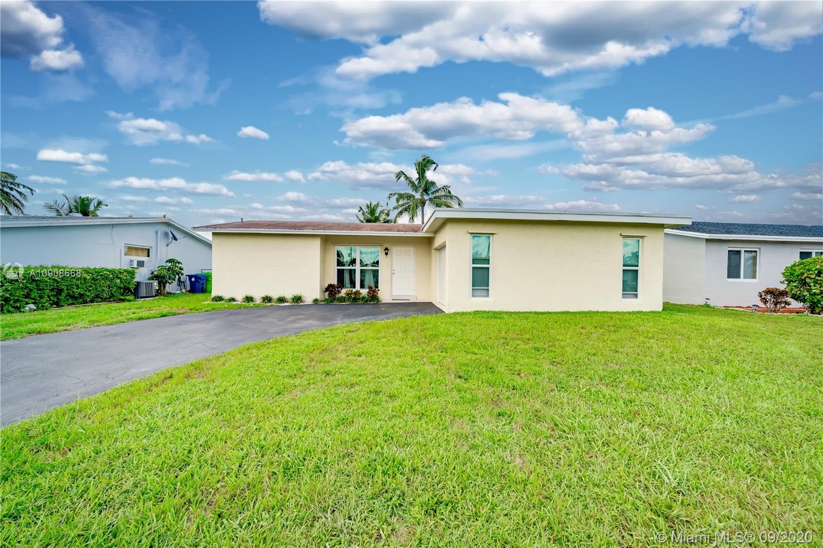 11430 NW 39th St, Sunrise, FL 33323