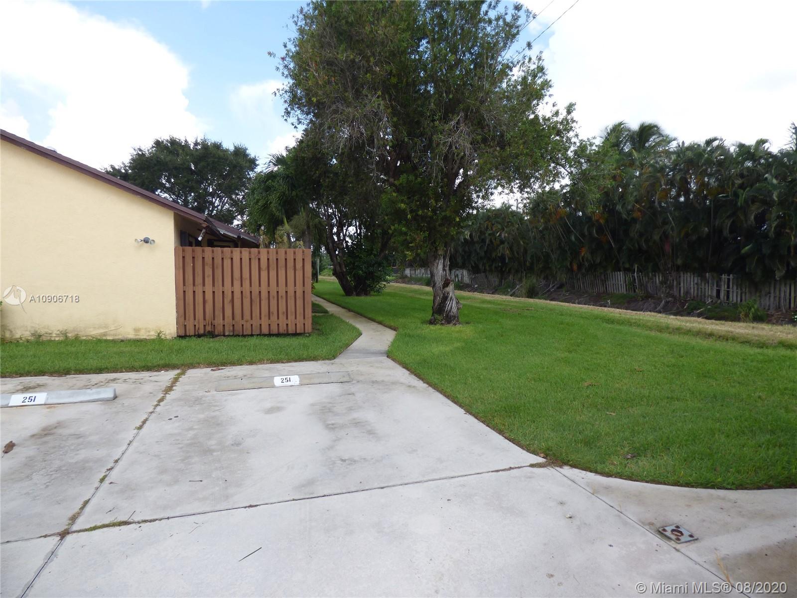 Palm Springs, FL 33461,251 Springdale Cir #251