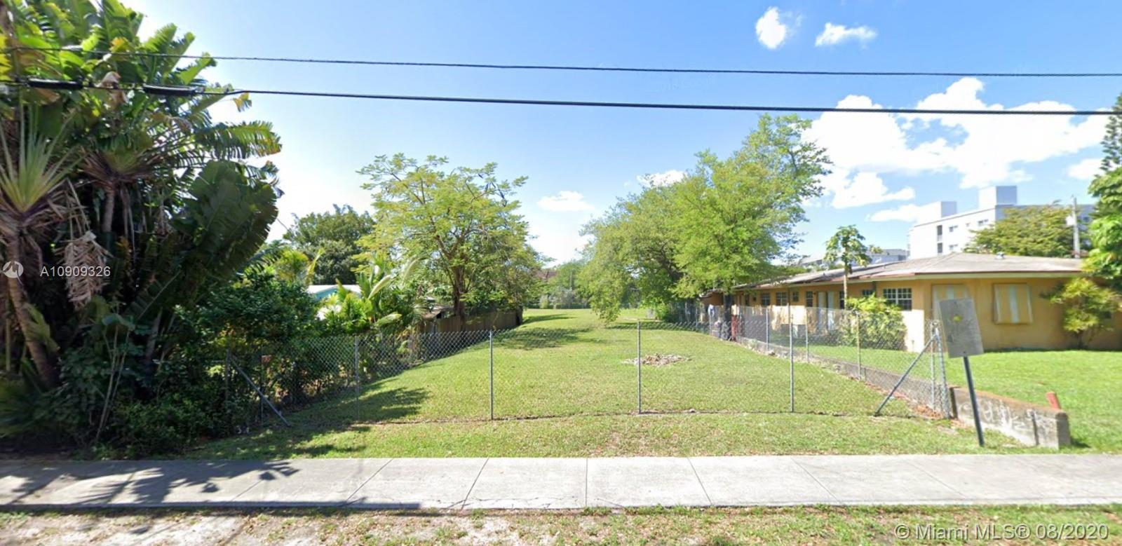8850 NE 8th Ct, Miami, FL 33138