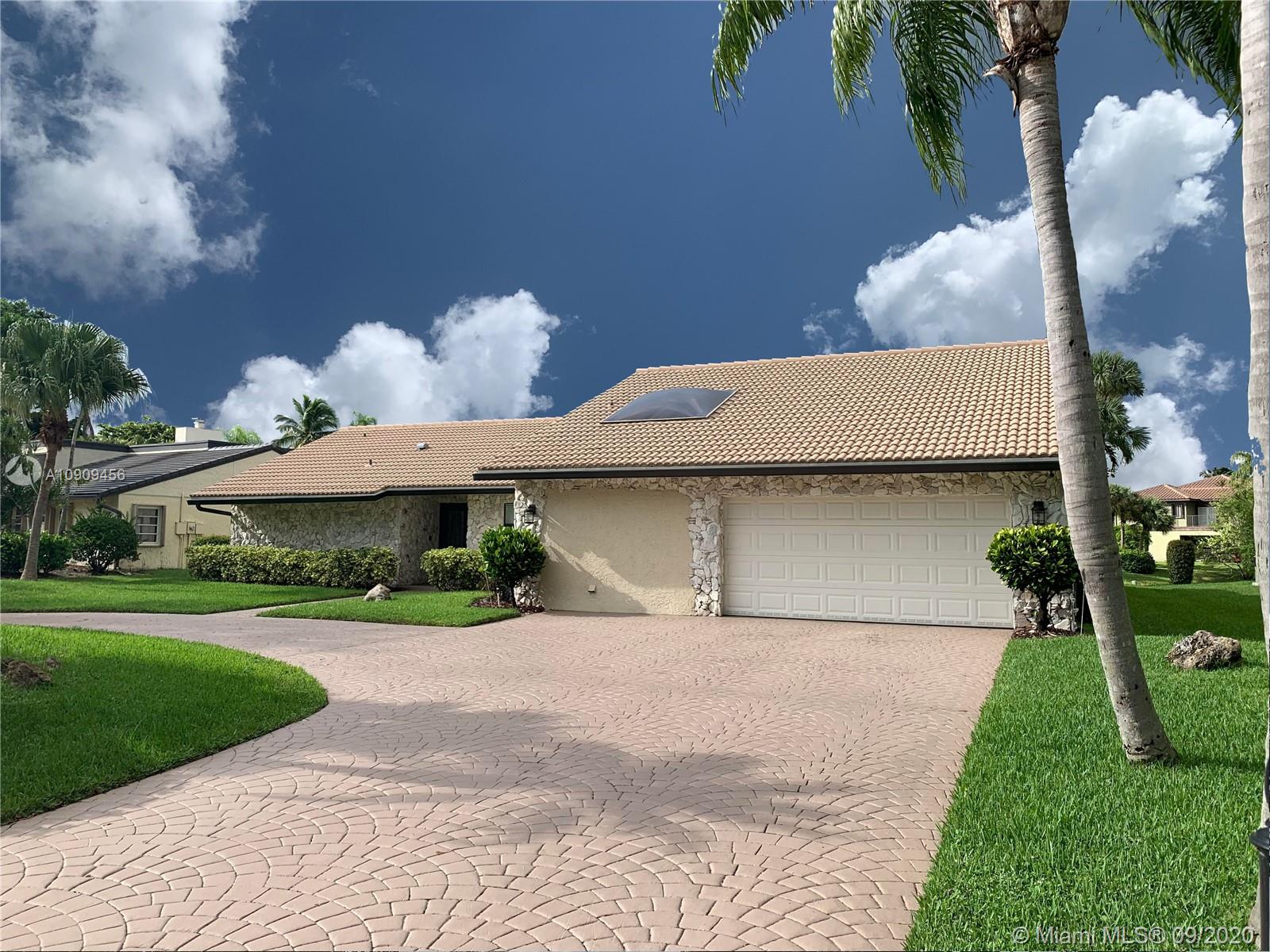 Tamarac, FL 33321,8615 Banyan Ct