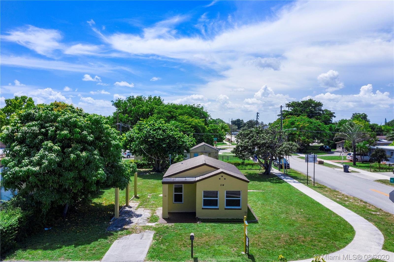 114 N 56th Ave, Hollywood, FL 33021