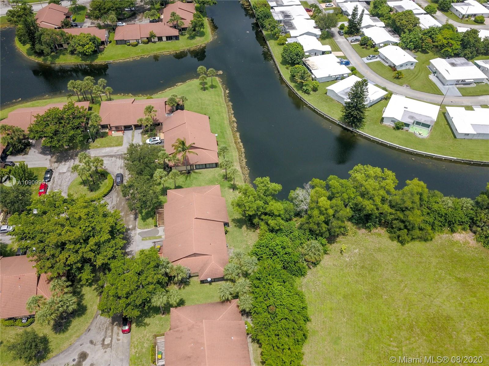 Tamarac, FL 33321,7058 Lantana Ln #7058