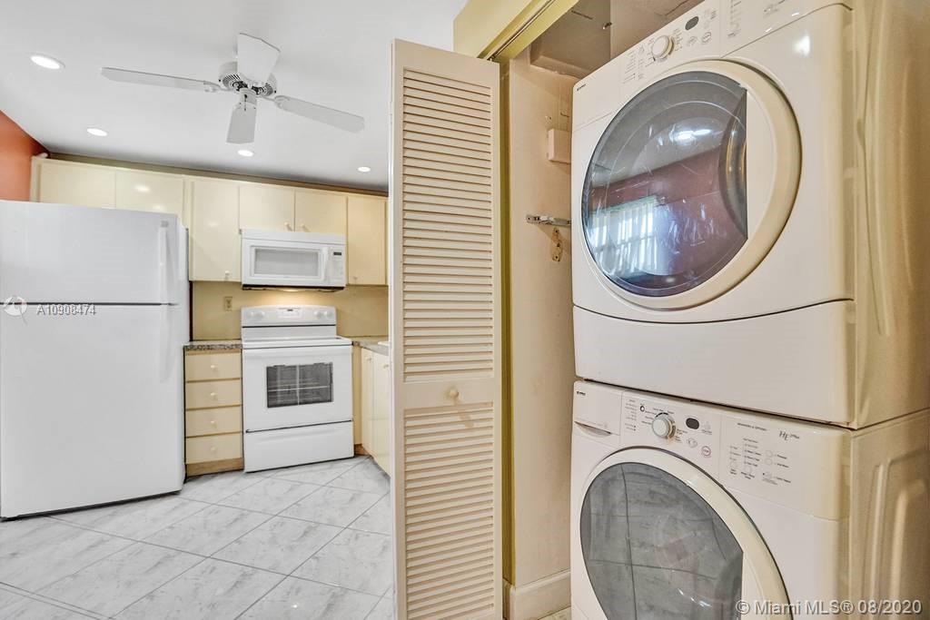 Lauderhill, FL 33319,3930 Inverrary Blvd #108-D