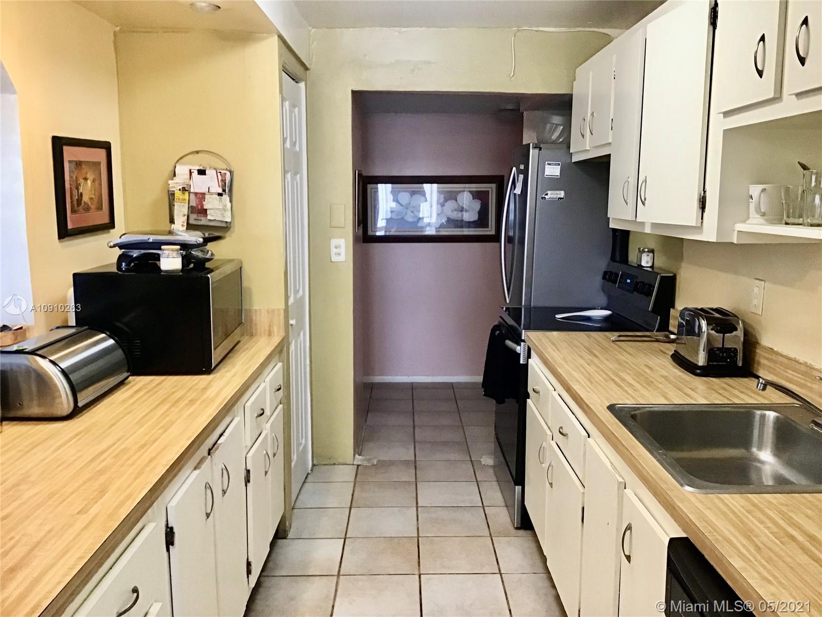 Lauderhill, FL 33319,4164 Inverrary Dr #202