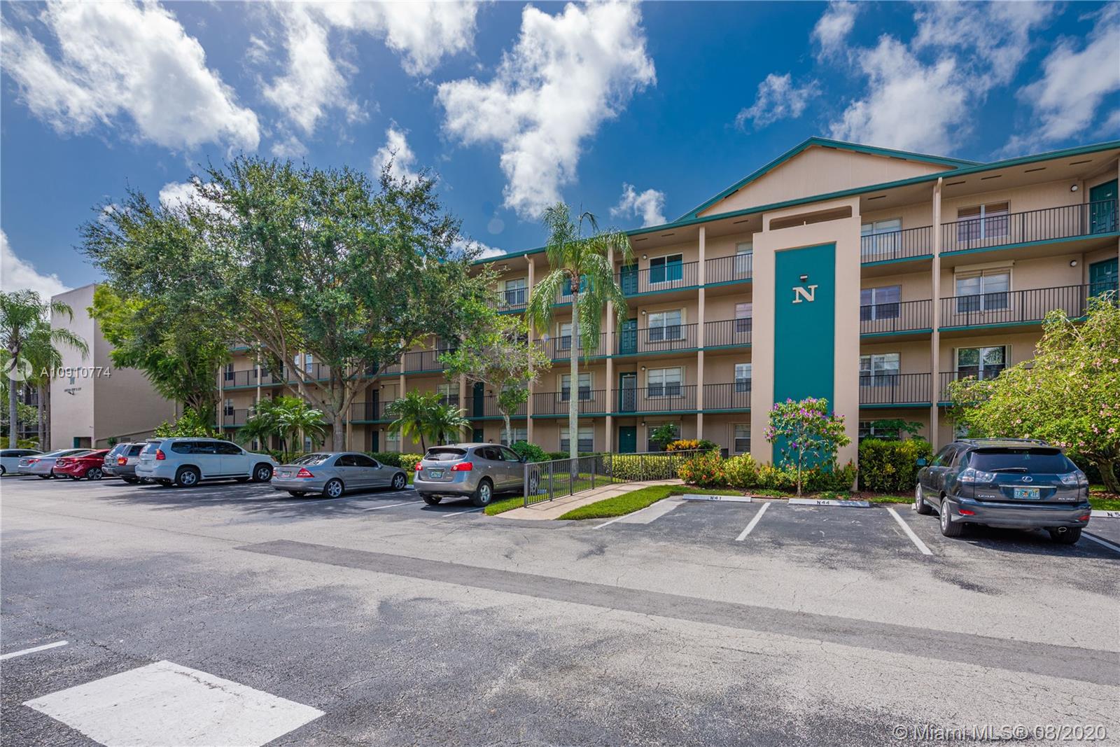 Pembroke Pines, FL 33027,12500 SW 6th St #313N