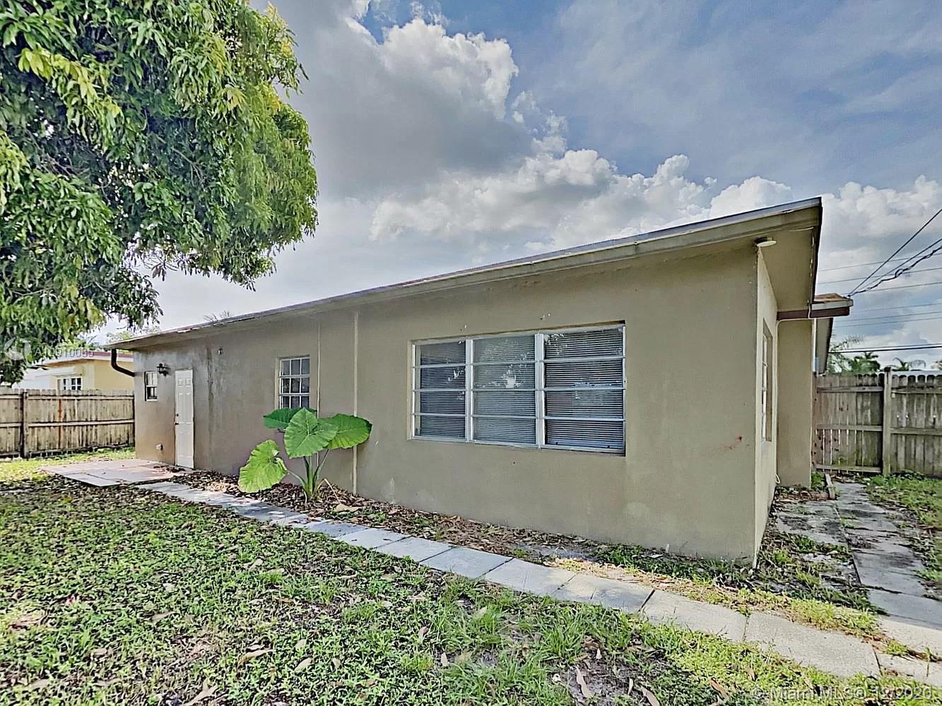 Oakland Park, FL 33309,1767 NW 38th St