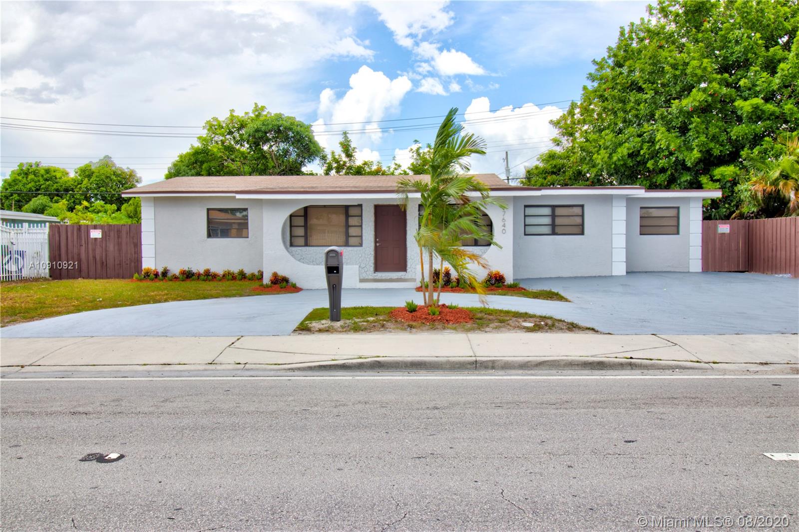 17640 NW 37th Ave, Miami Gardens, FL 33056