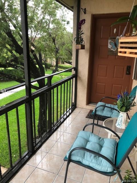 351 LAKEVIEW DRIVE #202, Weston, FL 33326