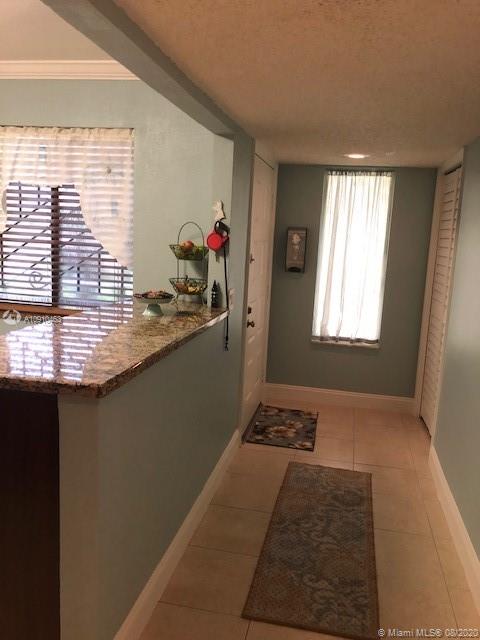 Weston, FL 33326,351 LAKEVIEW DRIVE #202