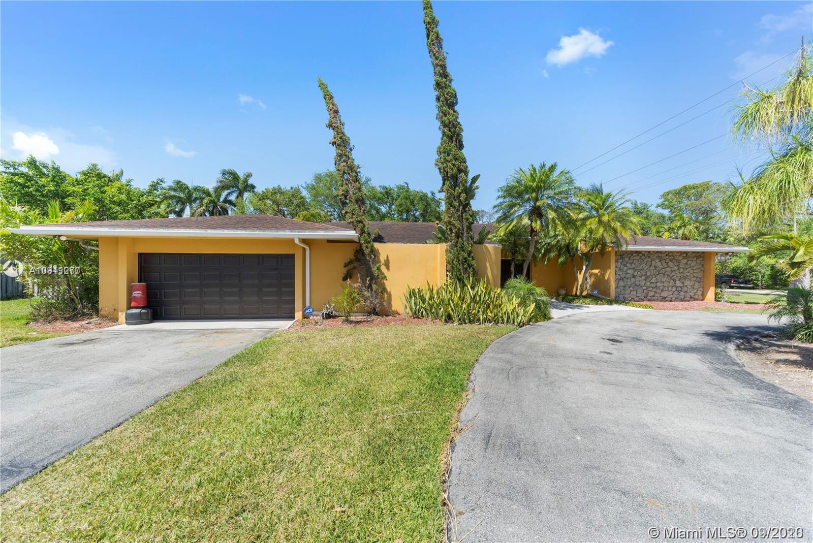 8201 SW 183rd St, Palmetto Bay, FL 33157