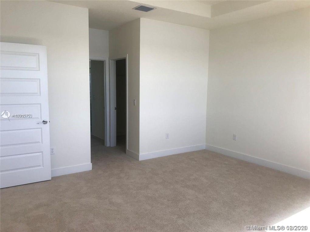 Photo 10 of 8850 160th Ter in Miami Lakes - MLS A10915753
