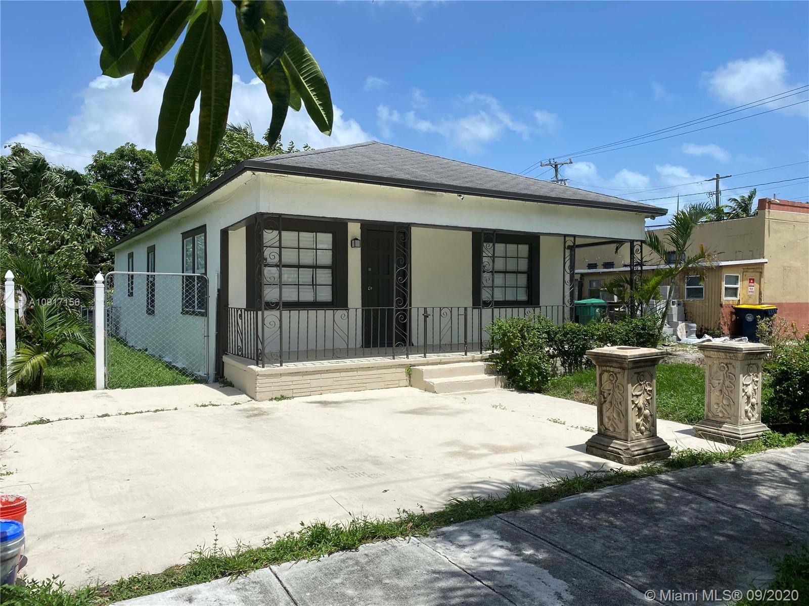 Dania Beach, FL 33004,704 SW 7th St