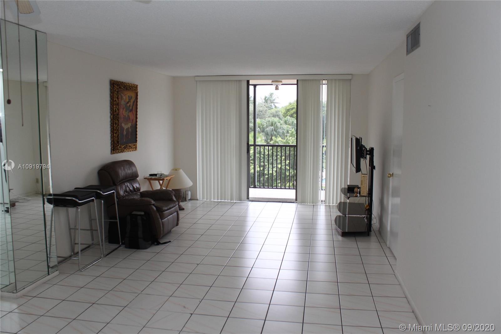 3301 N Country Club Dr #301, Aventura, FL 33180