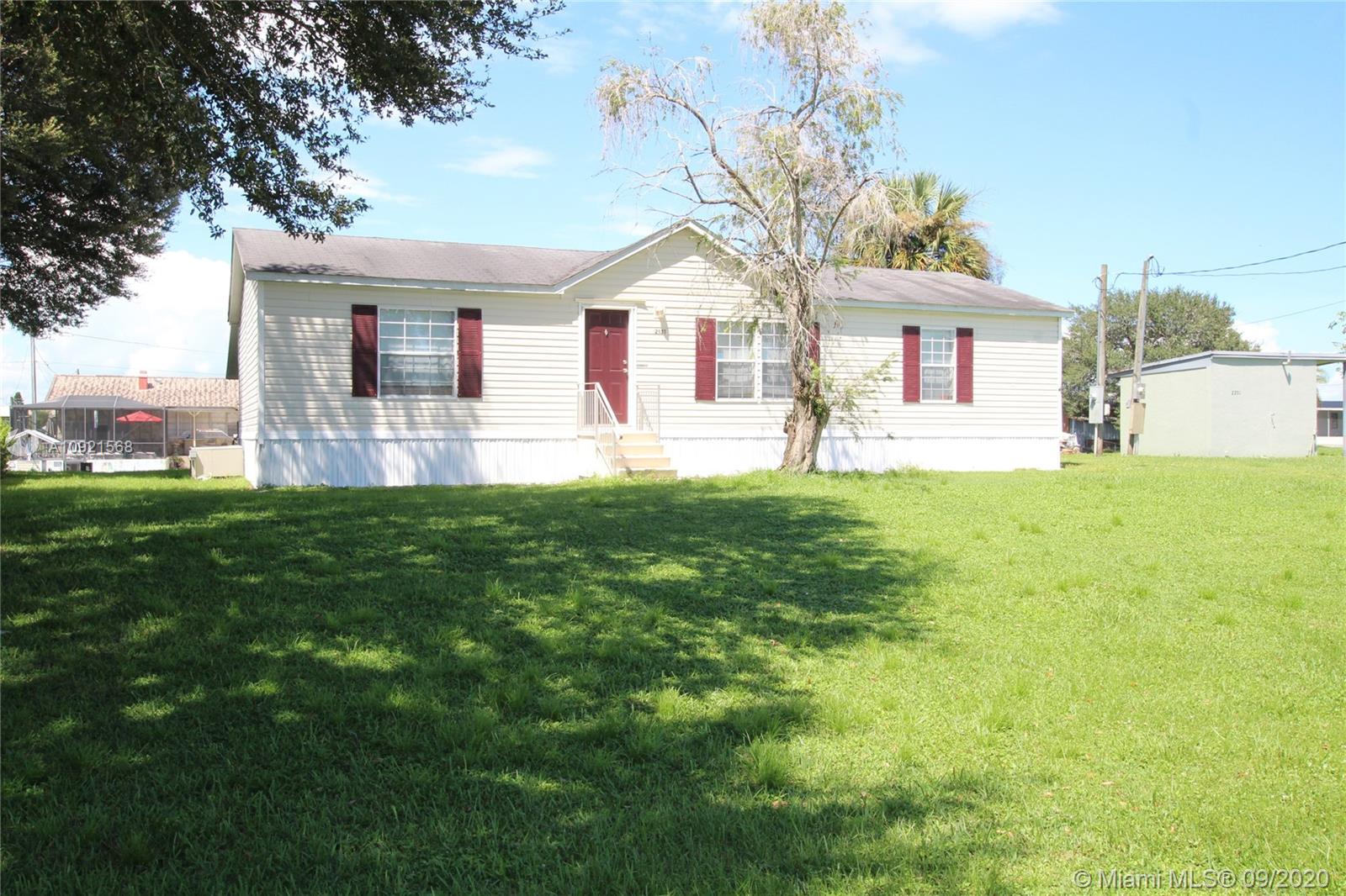 2131 SE 33rd Street, Okeechobee, FL 34974