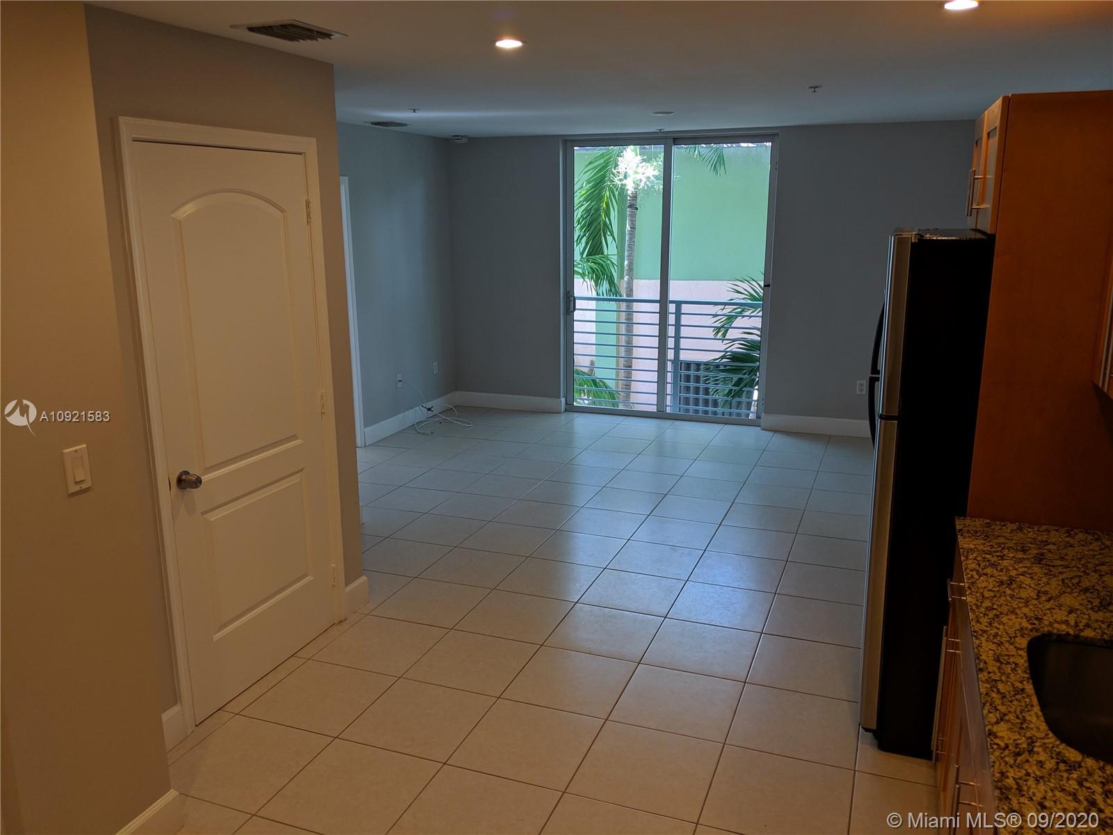 Miami Beach, FL 33139,945 Michigan Ave #1