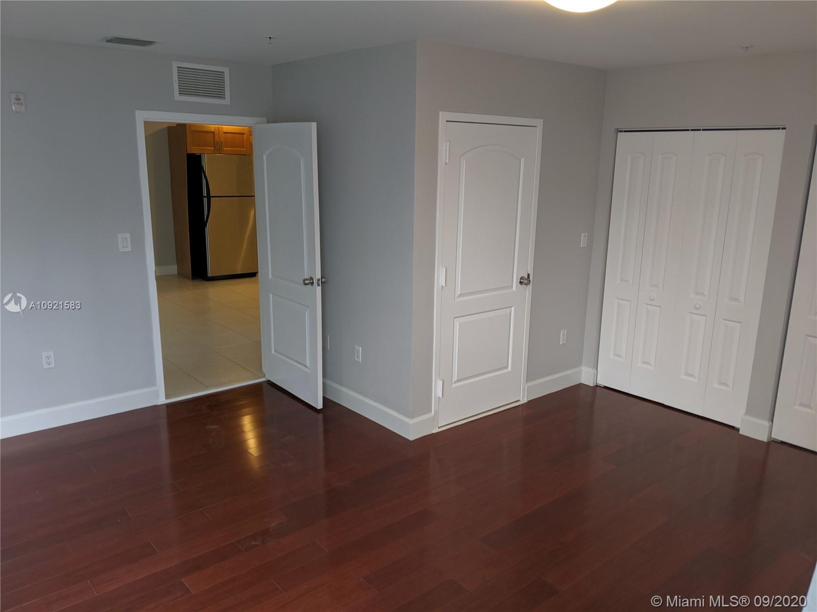 Miami Beach, FL 33139,945 Michigan Ave #1