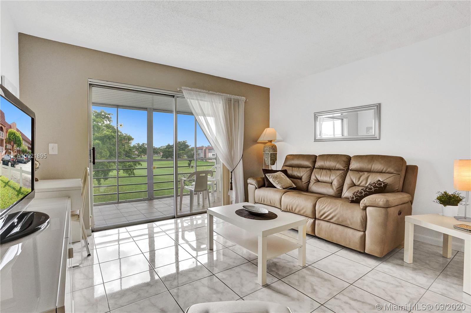 Sunrise, FL 33322,9581 Sunrise Lakes Blvd #301